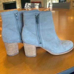 Never worn! Addie Double Zip Gray Size 9.5